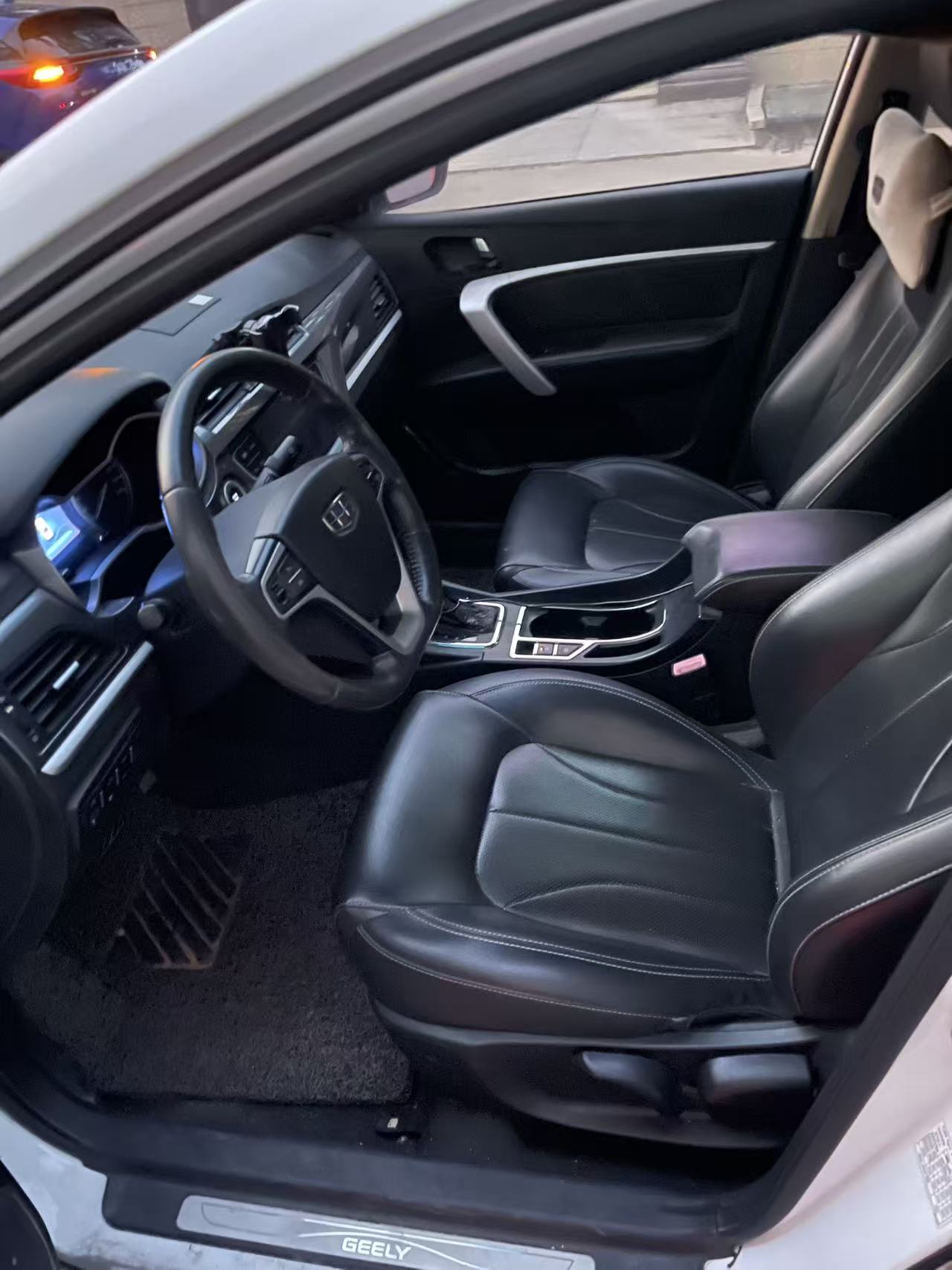 GEELY Emgrand 2017 car image #4