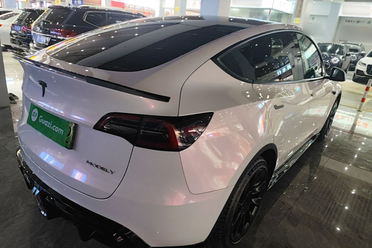 Tesla Model Y 2023 #7 Tesla Model Y 2023 car image #7