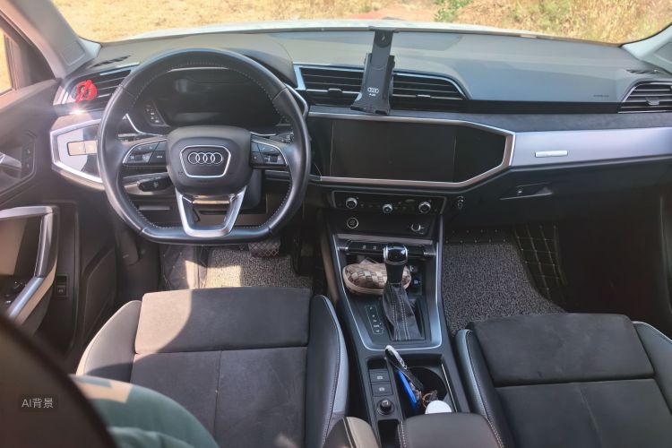 Audi Q3 2021 immagine di auto #11