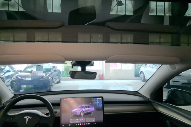 Tesla Model Y 2023 صورة سيارة #20