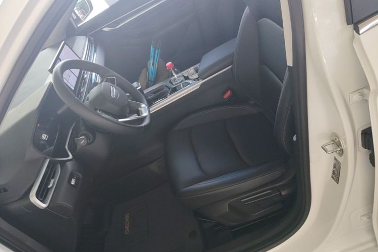 GEELY Emgrand 2025 #15 GEELY Emgrand 2025 car image #15