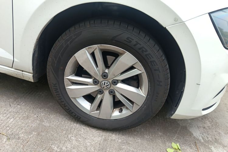 Volkswagen Polo 2020 car image #9