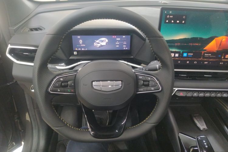 GEELY Coolray 2026 #11 GEELY Coolray 2026 car image #11