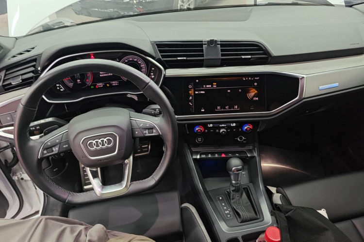 Audi Q3 2024 #10 Audi Q3 2024 car image #10