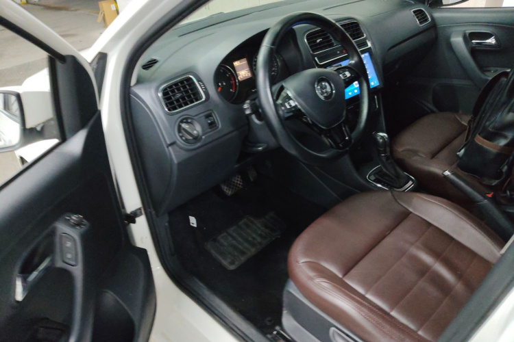 Volkswagen Polo 2016 صورة سيارة #16