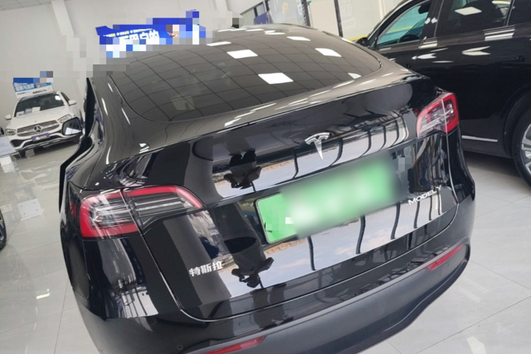 Tesla Model Y 2023 #5 Tesla Model Y 2023 car image #5