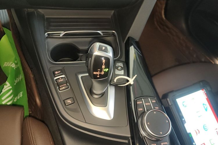 BMW 3 Series 2019 #14 BMW 3 Series 2019 car image #14
