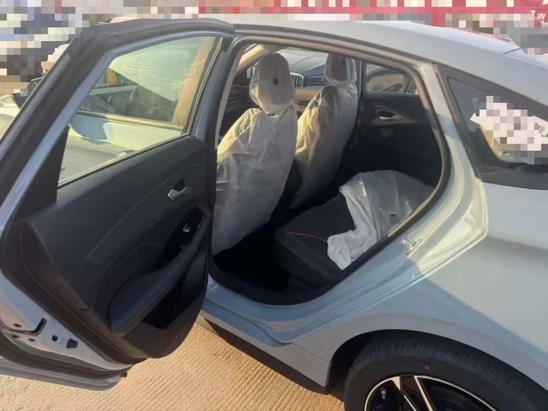 GEELY Binray 2026 #4 GEELY Binray 2026 image de voiture #4