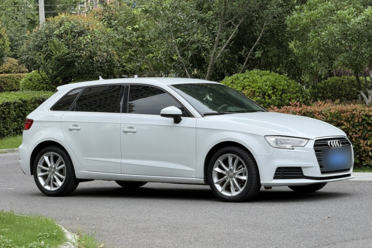 Audi A3 2018 car image #5