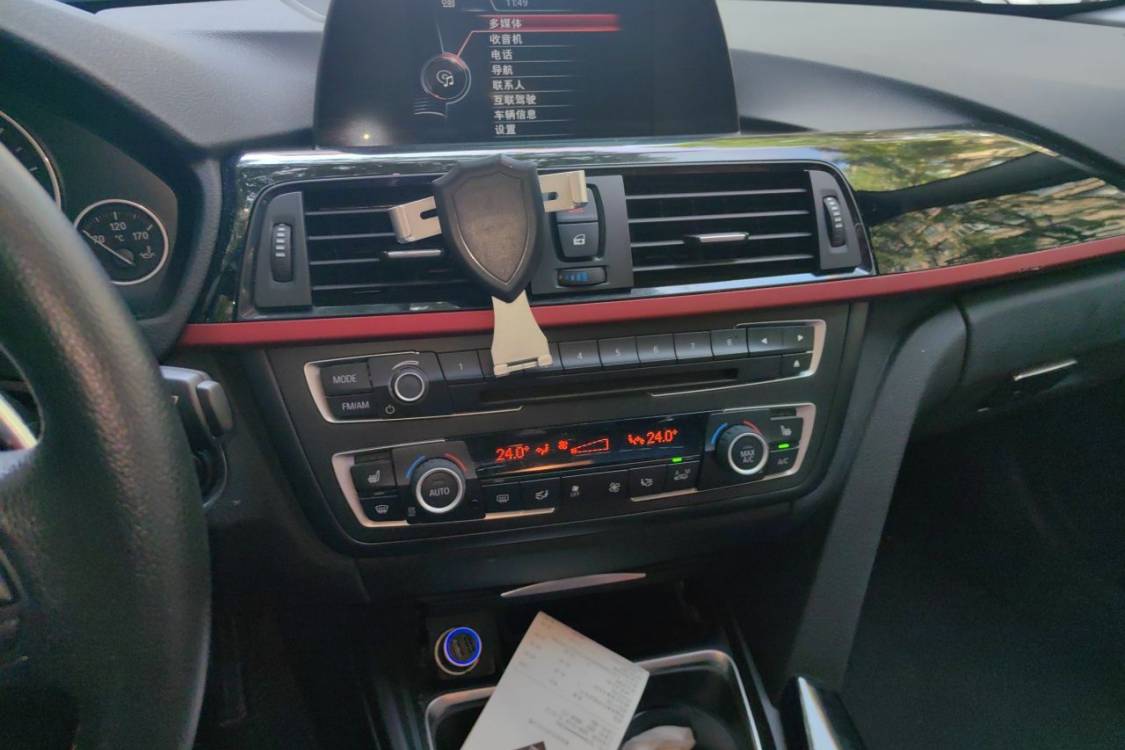 BMW 3 Series 2015 car image #26