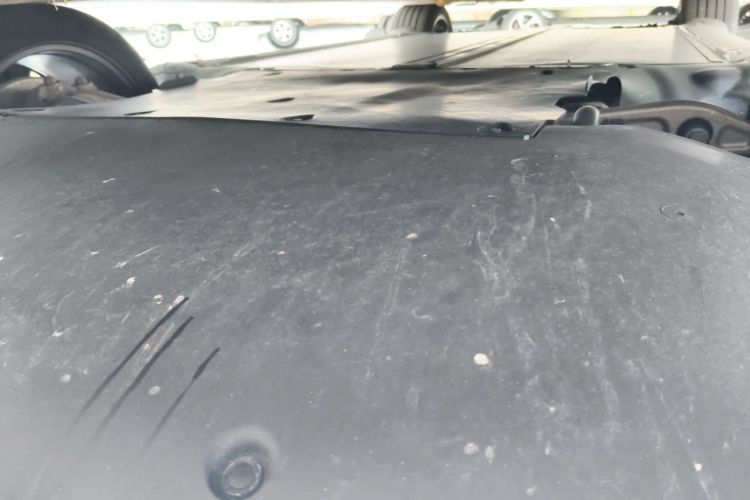 Tesla Model Y 2024 car image #24