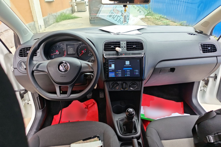 Volkswagen Polo 2016 car image #10