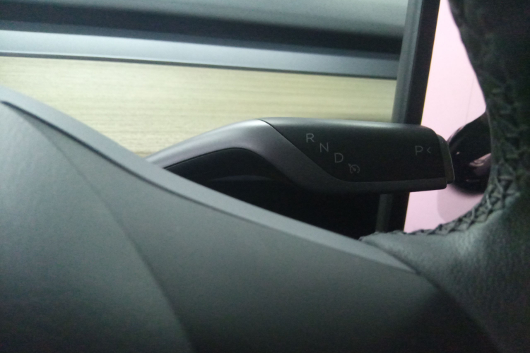 Tesla Model Y 2023 #14 Tesla Model Y 2023 car image #14