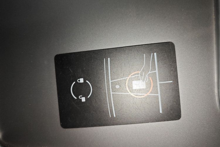 Tesla Model Y 2023 #9 Tesla Model Y 2023 car image #9