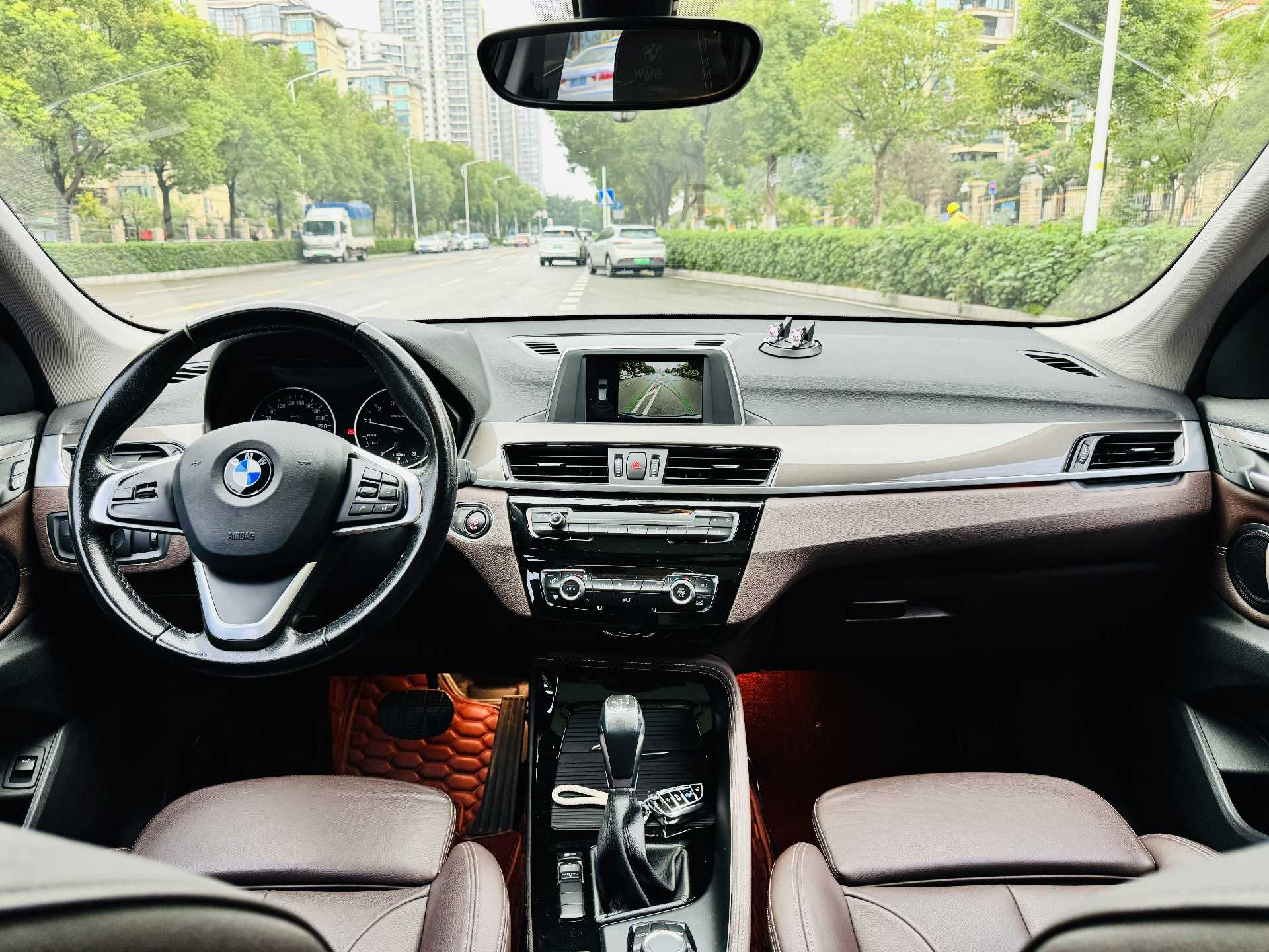 2018 immagine di auto #13