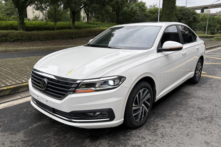 Volkswagen Lavida 2022 car image #2