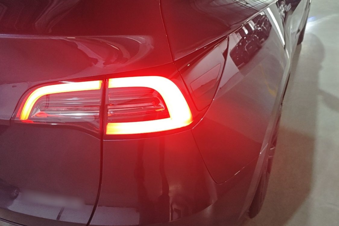 Tesla Model Y 2024 #7 Tesla Model Y 2024 car image #7