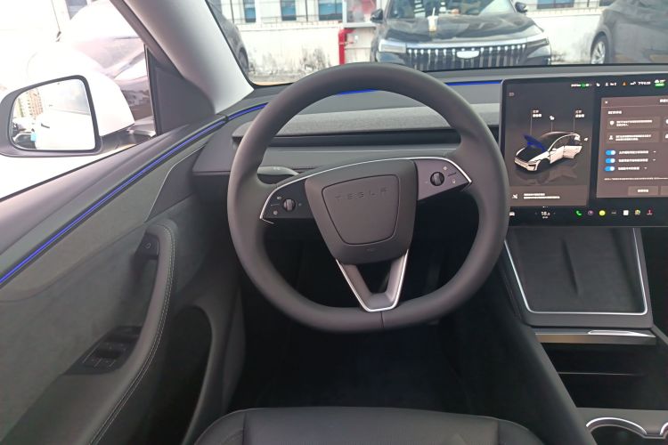 Tesla Model Y 2025 #18 Tesla Model Y 2025 immagine di auto #18