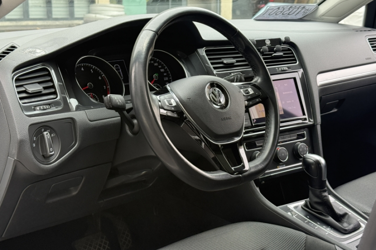 Volkswagen Golf 2019 #15 Volkswagen Golf 2019 car image #15