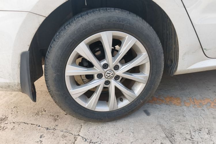 Volkswagen Lavida 2017 car image #10