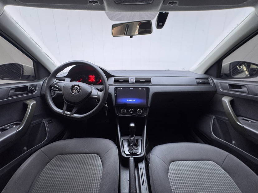 Volkswagen Santana 2017 car image #6