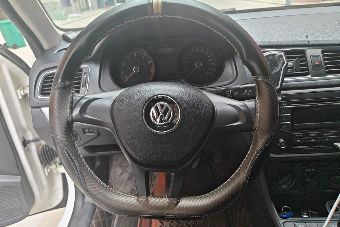 Volkswagen Lavida 2017 car image #22