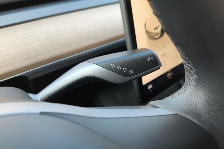 Tesla Model 3 2022 car image #14