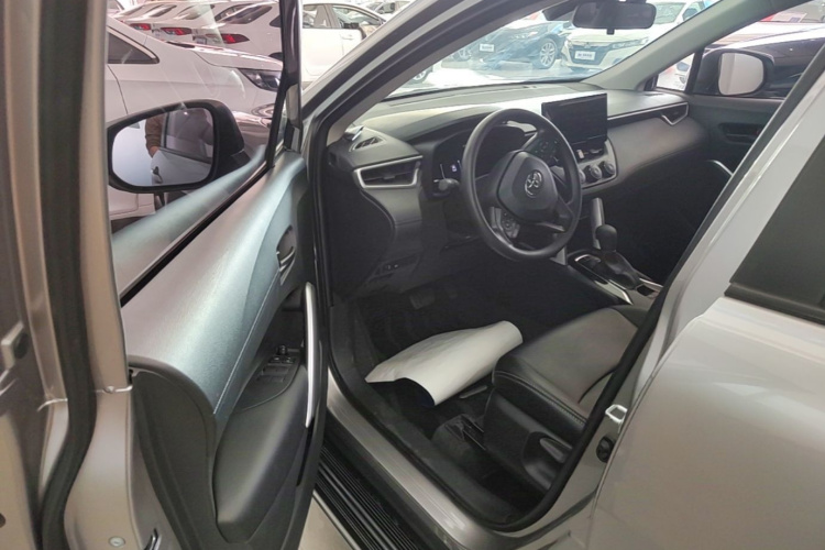 Toyota Corolla Cross 2024 car image #16