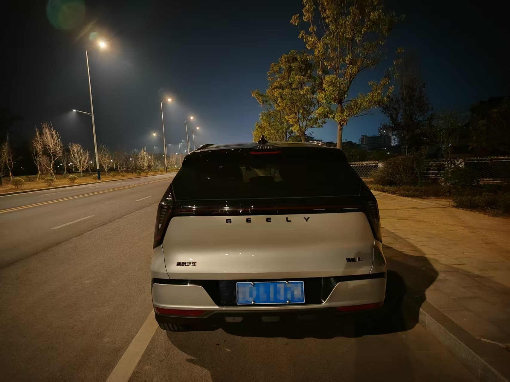 GEELY Boyue L 2025 car image #6