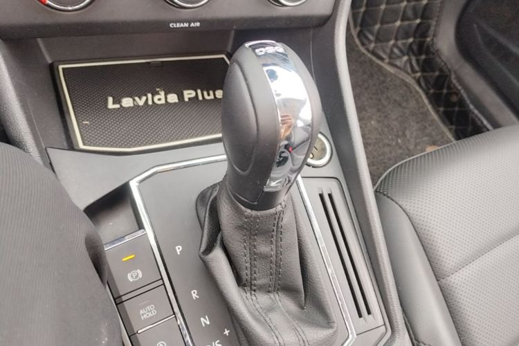 Volkswagen Lavida 2019 car image #18