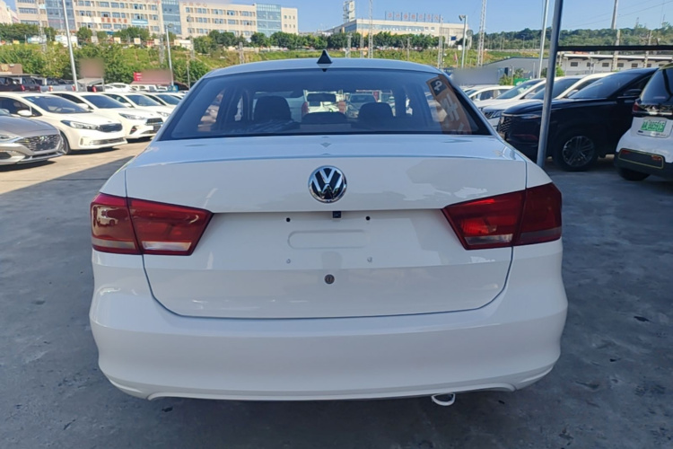 Volkswagen Santana 2016 car image #6