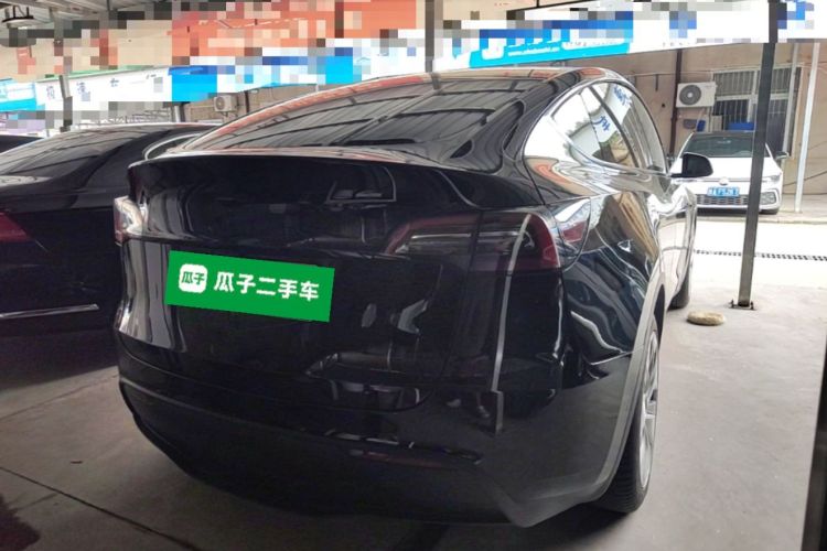 Tesla Model Y 2023 car image #7