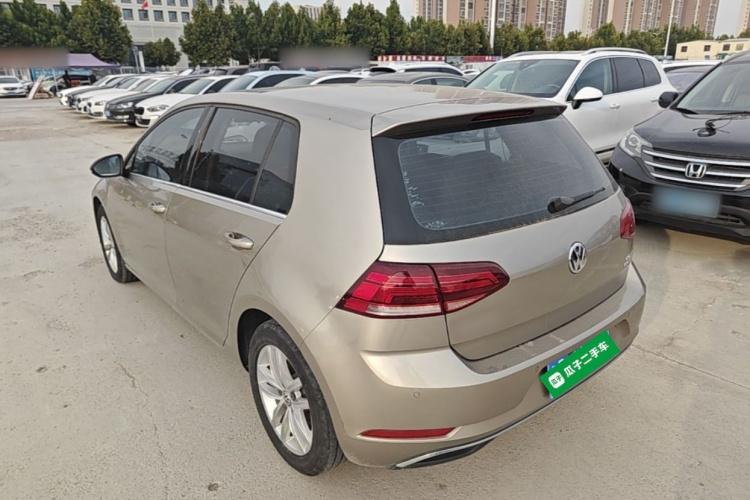 Volkswagen Golf 2018 car image #5