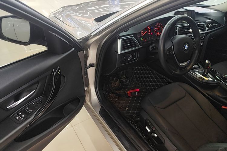 BMW 3 Series 2017 #16 BMW 3 Series 2017 car image #16