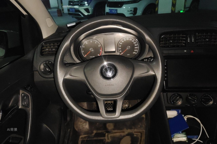 Volkswagen Polo 2015 car image #12