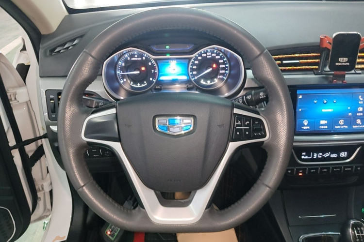 GEELY Emgrand 2018 car image #11