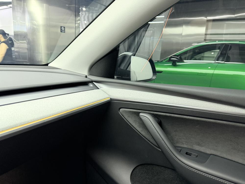 Tesla Model Y 2023 immagine di auto #6