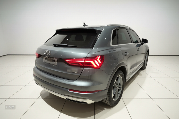 Audi Q3 2021 car image #7