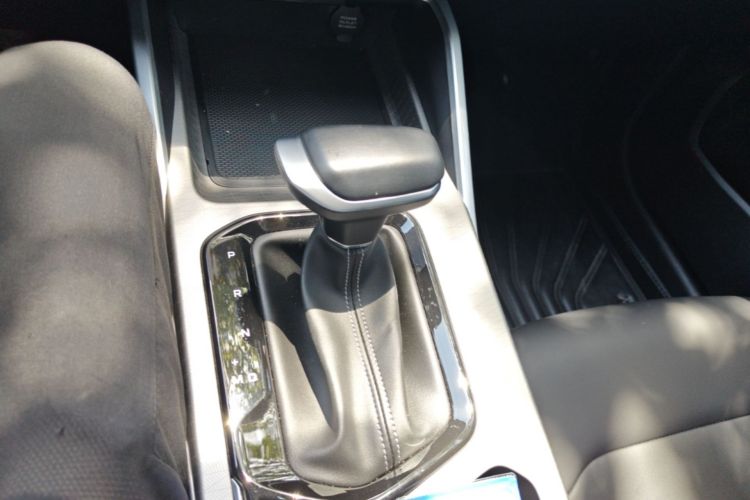 GEELY Emgrand 2025 car image #16