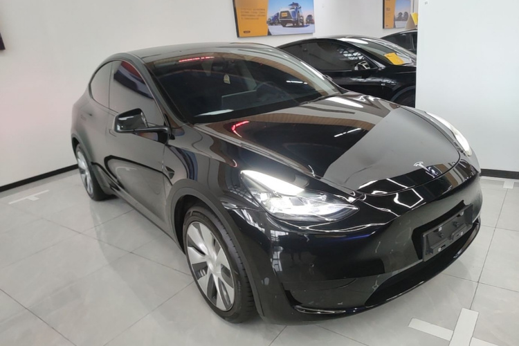 Tesla Model Y 2022 #4 Tesla Model Y 2022 car image #4
