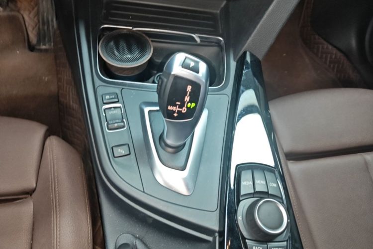 BMW 3 Series 2017 #14 BMW 3 Series 2017 car image #14