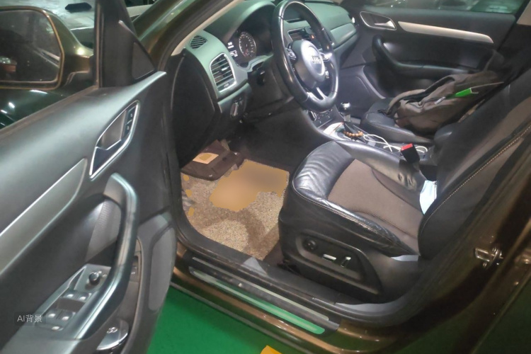 Audi Q3 2016 car image #18