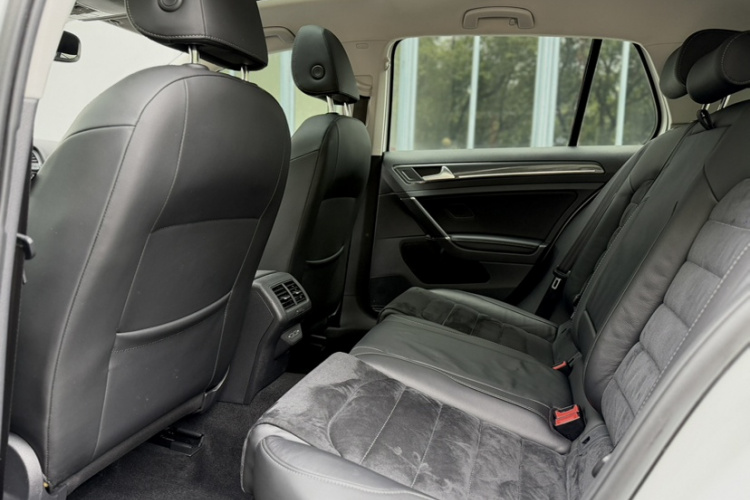 Volkswagen Golf 2019 car image #18