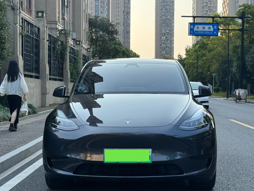 Tesla Model Y 2024 #2 Tesla Model Y 2024 immagine di auto #2