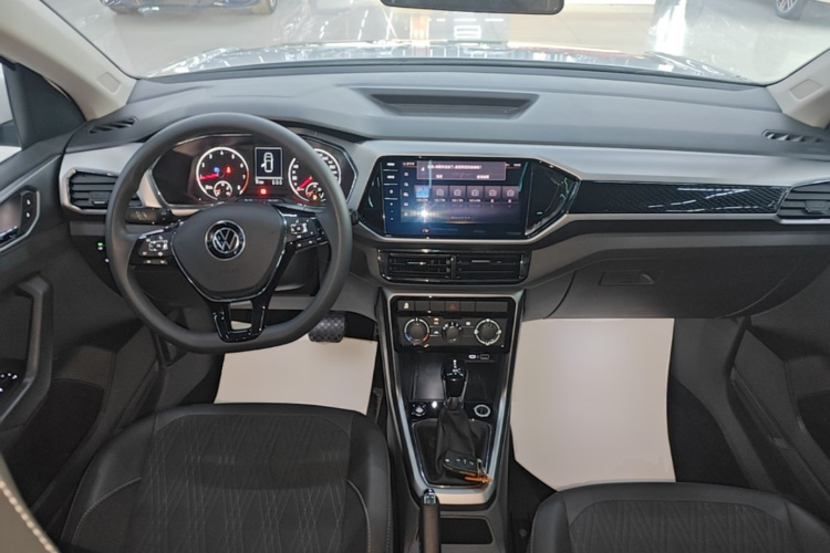 Volkswagen T-Cross 2021 #10 Volkswagen T-Cross 2021 car image #10