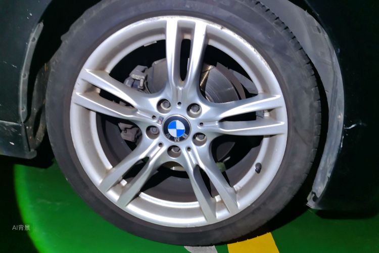 BMW 3 Series 2018 car image #9