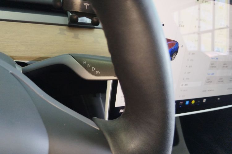 Tesla Model Y 2021 #14 Tesla Model Y 2021 car image #14