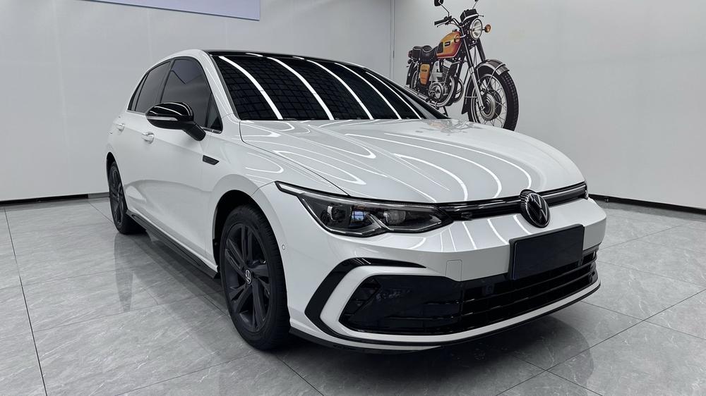 Volkswagen Golf 2023 car image #3