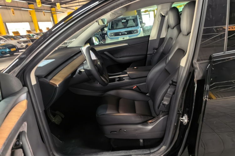 Tesla Model Y 2021 #15 Tesla Model Y 2021 car image #15