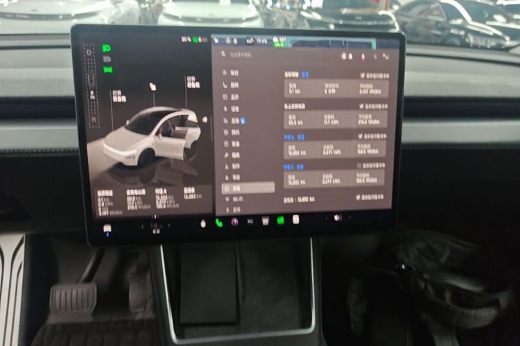 Tesla Model Y 2025 #13 Tesla Model Y 2025 immagine di auto #13